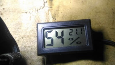 под холстиком.jpg